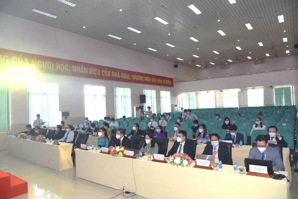 Site visit at Dong Thap University