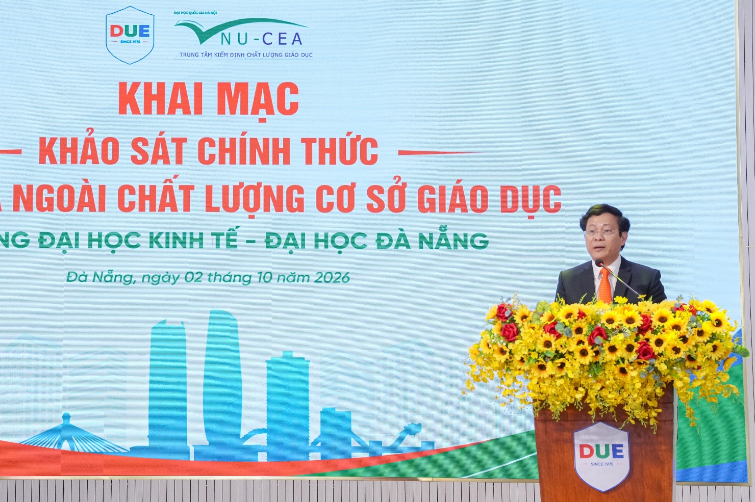 GS.TS.Lê Văn Huy - Bí thư Đảng ủy, Hiệu trưởng Nhà trường phát biểu